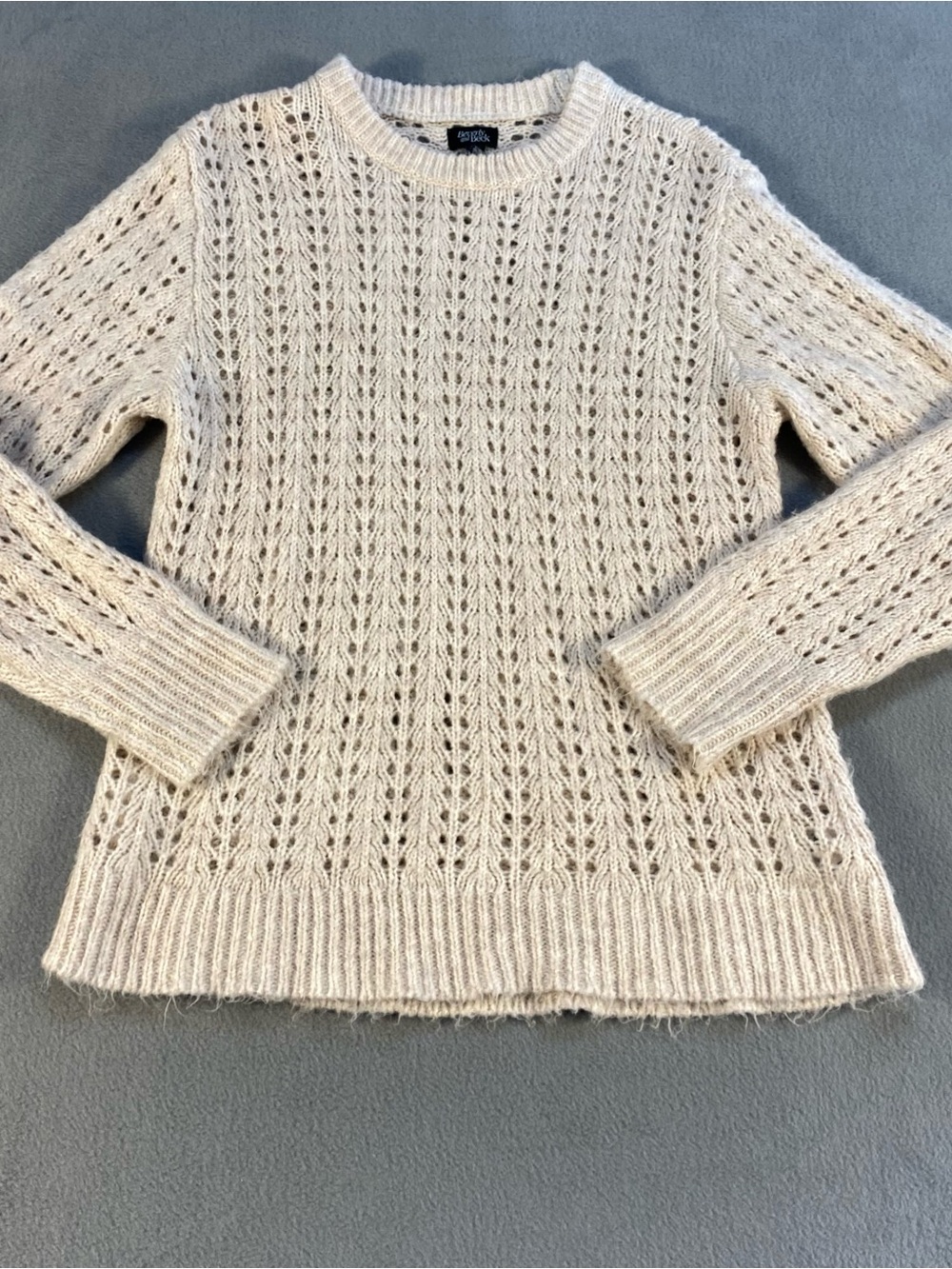 Beverly and Beck women’s Open-Knit Long Sleeve Cream Crewneck Sweater, size S
